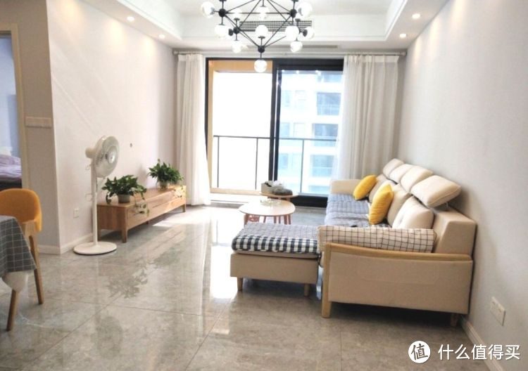 剛完工的新房，硬裝15萬(wàn)設(shè)計(jì)成現(xiàn)代簡(jiǎn)約風(fēng)格，看一眼都是享受